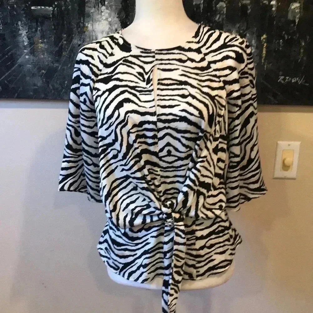 Vince Camuto Zebra Print 3/4 Sleeve Tie Front Peephole Front Zipper Back Top-XXS